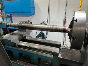 Recuperación de eje de mando de prensa de estampación.