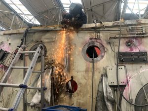 Recuperación de fisuras en capiteles de prensa.